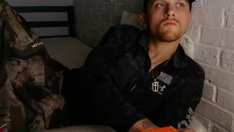 Snapshot of m831481 chatting on December 4, 2024, 8:23 am Hotandhairy online show from December 4, 2024, 8:23 am