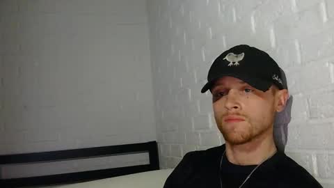 Snapshot of m831481 chatting on December 7, 2024, 5:04 am Hotandhairy online show from December 7, 2024, 5:04 am