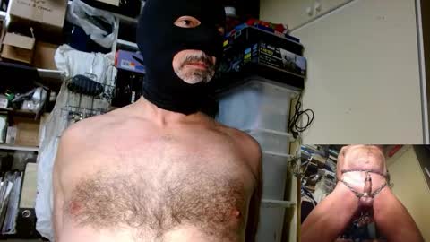 m_grizzly_65 online show from November 10, 2025, 7:57 pm