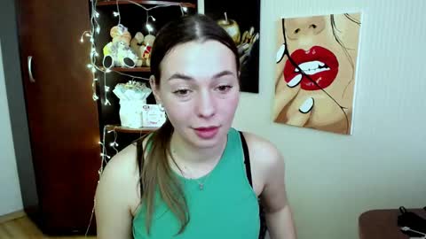 Snapshot of m_vikki chatting on March 8, 2025, 1:25 pm Vikki online show from March 8, 2025, 1:25 pm