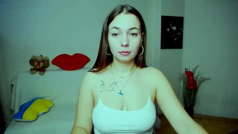 Snapshot of m_vikki chatting on November 25, 2025, 10:59 am Vikki online show from November 25, 2025, 10:59 am