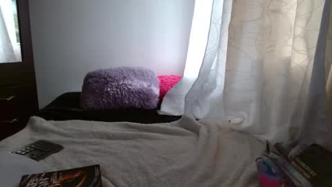 maaddy_thompson online show from February 4, 2026, 8:36 pm