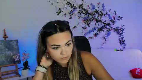 Snapshot of mabel_light chatting on August 8, 2026, 8:27 am Your lovely Mabel online show from August 8, 2026, 8:27 am