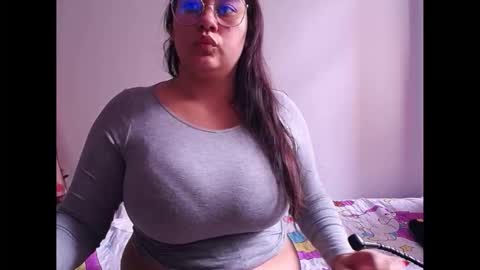 mabelrose_01 online show from November 11, 2025, 7:36 pm