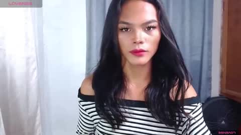 Divina online show from May 5, 2026, 8:33 am