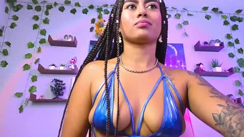 Snapshot of macey_hairy chatting on December 10, 2024, 2:06 pm Macey Elliot Modelo Independiente online show from December 10, 2024, 2:06 pm