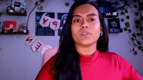 Macey Elliot Modelo Independiente online show from October 27, 2025, 5:28 pm