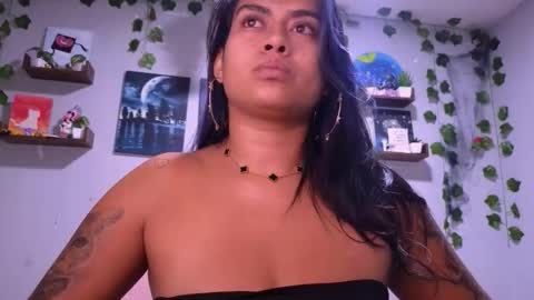 Macey Elliot Modelo Independiente online show from November 30, 2025, 11:20 pm