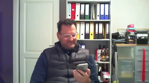 Snapshot of macfly67 chatting on December 9, 2024, 9:05 pm macfly67 online show from December 9, 2024, 9:05 pm