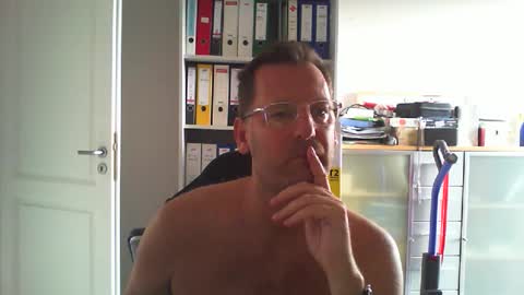 Snapshot of macfly67 chatting on September 13, 2025, 7:41 am macfly67 online show from September 13, 2025, 7:41 am