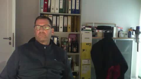 Snapshot of macfly67 chatting on October 5, 2025, 4:16 pm macfly67 online show from October 5, 2025, 4:16 pm