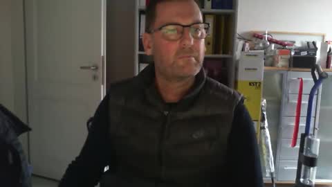 Snapshot of macfly67 chatting on January 19, 2026, 1:59 pm macfly67 online show from January 19, 2026, 1:59 pm