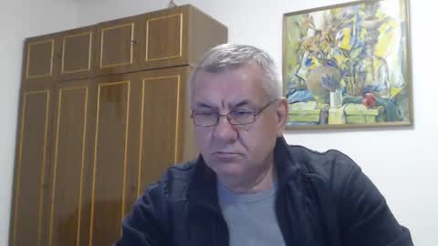 Macho online show from October 2, 2025, 3:52 pm