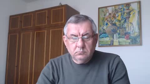 Macho online show from May 1, 2026, 4:22 pm