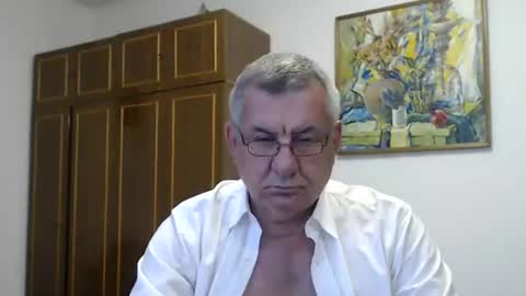 Macho online show from July 7, 2026, 4:33 pm