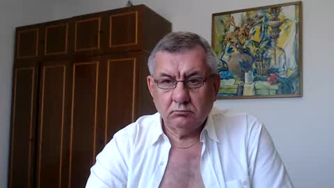 Macho online show from July 14, 2026, 12:22 pm