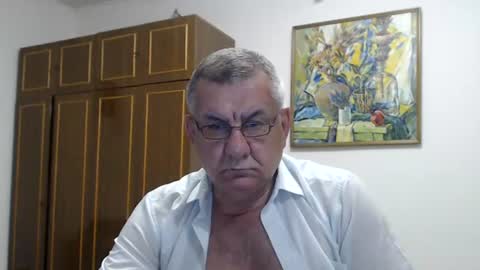 Macho online show from August 3, 2026, 7:39 pm