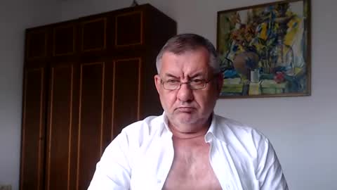 Macho online show from August 8, 2026, 3:25 pm