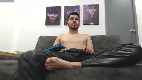 instagram mackdanielsx online show from February 18, 2026, 8:27 pm