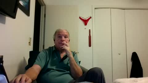 mackdocc001 online show from June 25, 2026, 6:01 pm