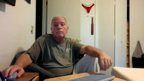 mackdocc001 online show from June 30, 2026, 11:55 am