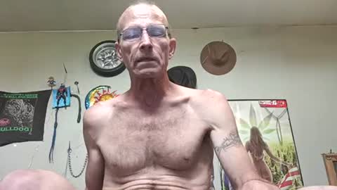 mackdog1369 online show from May 5, 2026, 1:19 pm