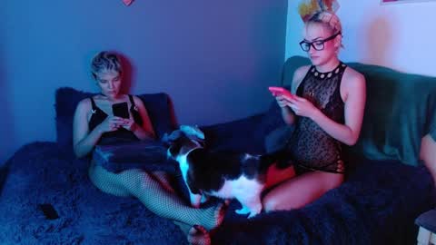 Snapshot of mackenziemoon chatting on January 23, 2025, 2:12 am Noah Askew online show from January 23, 2025, 2:12 am