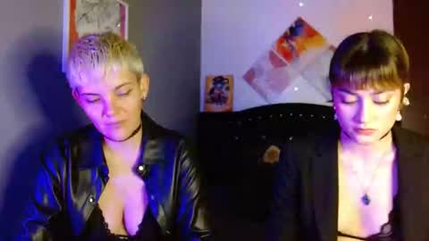 Snapshot of mackenziemoon chatting on September 9, 2025, 10:20 pm Noah Askew online show from September 9, 2025, 10:20 pm