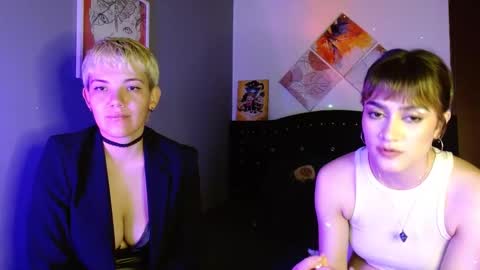 Snapshot of mackenziemoon chatting on September 13, 2025, 5:40 am Noah Askew online show from September 13, 2025, 5:40 am