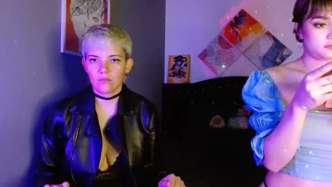 Snapshot of mackenziemoon chatting on September 13, 2025, 10:42 pm Noah Askew online show from September 13, 2025, 10:42 pm