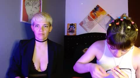 Snapshot of mackenziemoon chatting on September 19, 2025, 5:42 am Noah Askew online show from September 19, 2025, 5:42 am