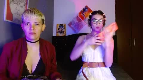 Snapshot of mackenziemoon chatting on October 3, 2025, 7:05 am Noah Askew online show from October 3, 2025, 7:05 am