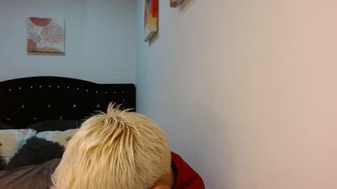 Snapshot of mackenziemoon chatting on February 7, 2026, 1:42 am Noah Askew online show from February 7, 2026, 1:42 am