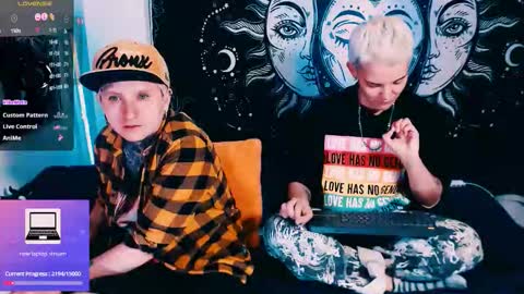 Snapshot of mackenziemoon chatting on February 22, 2026, 1:40 am Noah Askew online show from February 22, 2026, 1:40 am