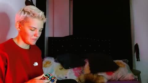 Snapshot of mackenziemoon chatting on March 6, 2026, 4:09 am Noah Askew online show from March 6, 2026, 4:09 am