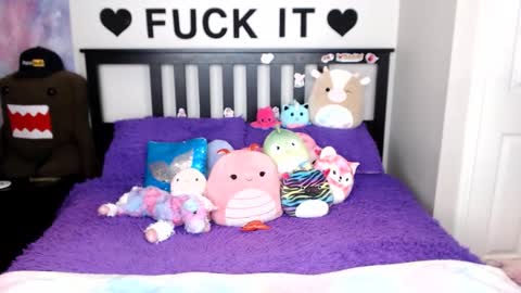 Mackenzie Wolfe online show from December 21, 2025, 5:03 am