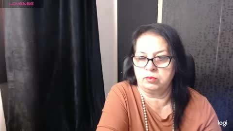 Snapshot of madam_sanjanne chatting on November 3, 2025, 5:42 am Madam Sanjanne online show from November 3, 2025, 5:42 am