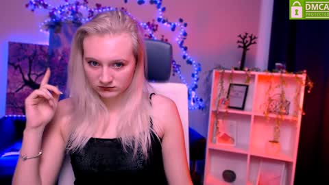 Snapshot of madam_ulis chatting on January 7, 2025, 10:43 am Ulis online show from January 7, 2025, 10:43 am