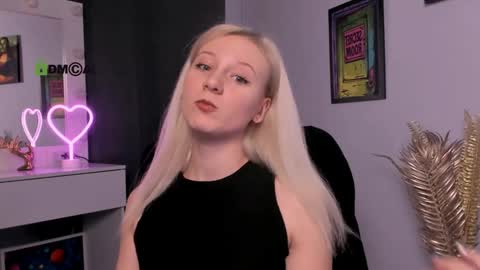 Snapshot of madam_ulis chatting on February 6, 2025, 10:04 am Ulis online show from February 6, 2025, 10:04 am