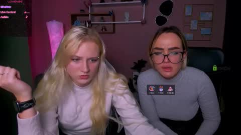 Snapshot of madam_ulis chatting on November 17, 2025, 2:56 pm Ulis online show from November 17, 2025, 2:56 pm