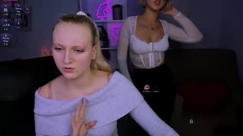 Snapshot of madam_ulis chatting on November 24, 2025, 4:07 pm Ulis online show from November 24, 2025, 4:07 pm