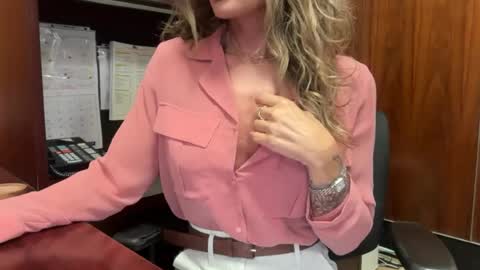Snapshot of madame_andi chatting on July 20, 2026, 12:07 pm madame_andi online show from July 20, 2026, 12:07 pm
