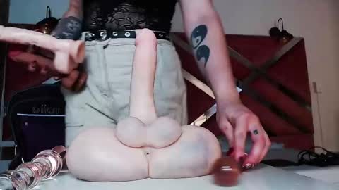 madame ibby online show from February 13, 2026, 1:29 pm