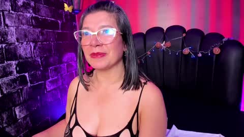 Snapshot of madame_jay chatting on January 18, 2025, 3:42 am Jayden online show from January 18, 2025, 3:42 am