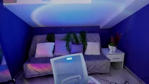 Evelyn online show from October 12, 2025, 6:34 am