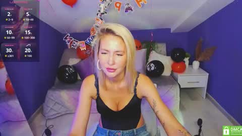 Evelyn online show from October 24, 2025, 6:43 am