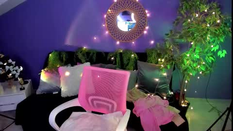 Evelyn online show from January 15, 2026, 6:07 am