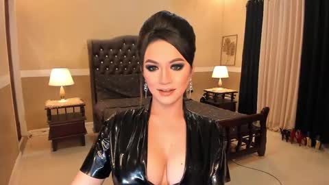 Snapshot of madammistressdominatrixxx chatting on December 8, 2024, 11:19 pm Alison Kloss online show from December 8, 2024, 11:19 pm