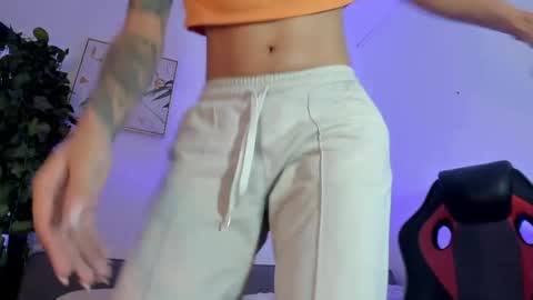 Maddie Ray online show from May 25, 2026, 11:16 am