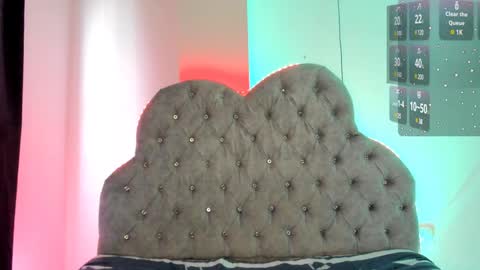 Snapshot of maddiikay chatting on December 23, 2024, 8:25 pm online show from December 23, 2024, 8:25 pm